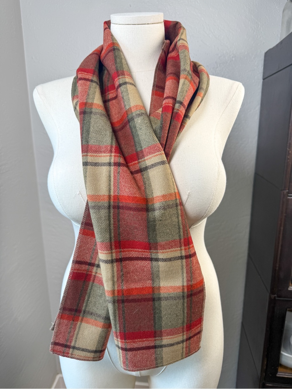 Vintage Woolrich Plaid Wool Blend Scarf Red Tan Green Tartan Fringe-Free